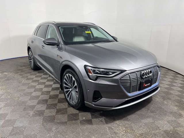 Used 2019 Audi e-tron Prestige w/ Prestige Package image 1