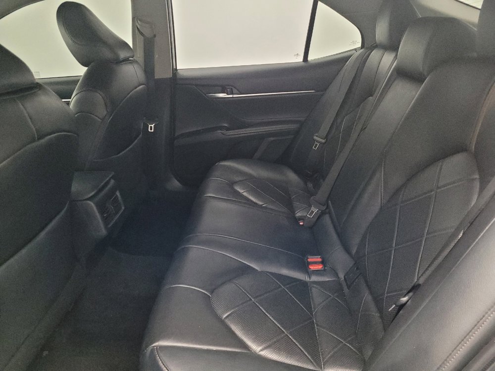 Used 2018 Toyota Camry XLE image 18