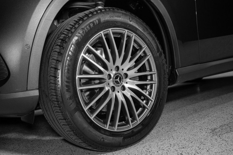 Used 2025 Mercedes-Benz GLC 300 image 10