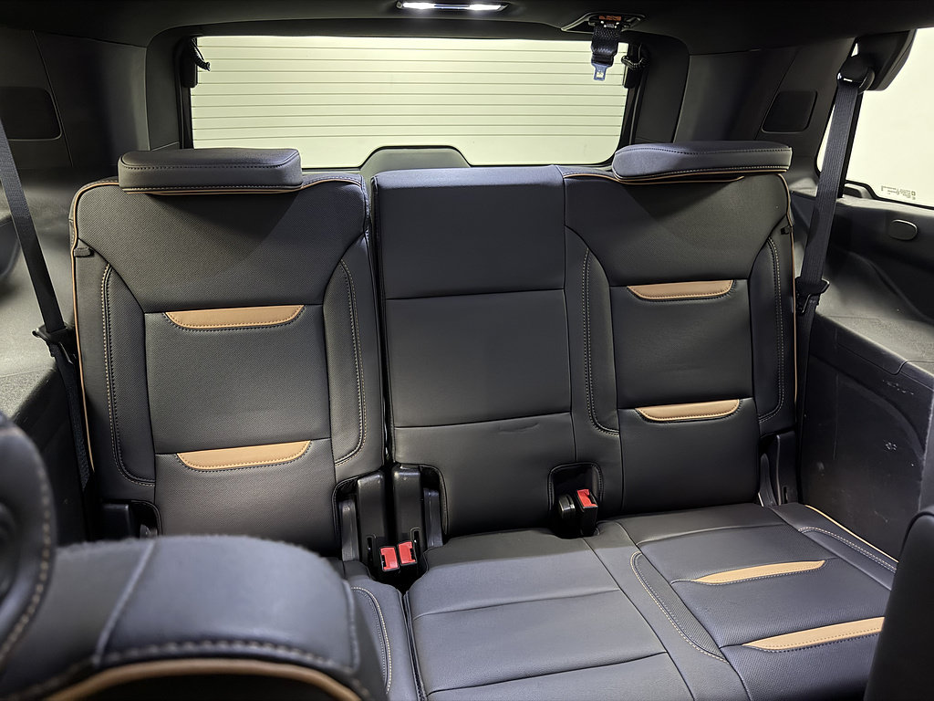 Used 2023 GMC Yukon AT4 w/ AT4 Premium Package AWD/4WD image 14