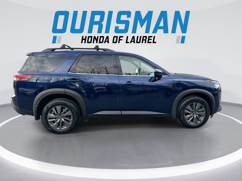 Used 2023 Nissan Pathfinder SV image 9