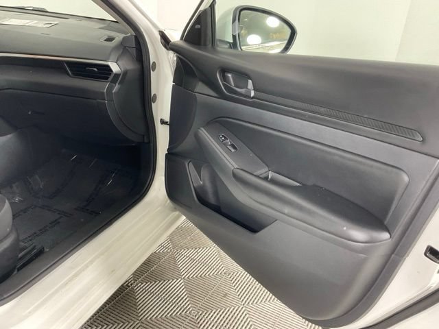 Used 2023 Nissan Altima 2.5 S FWD image 16