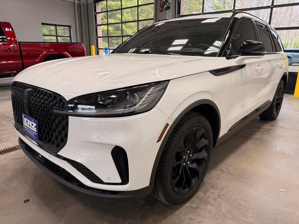 Used 2025 Lincoln Aviator Reserve w/ Luxury Package AWD/4WD image 4