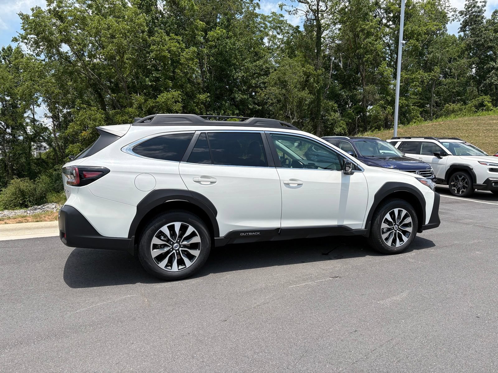 Certified 2025 Subaru Outback Limited w/ Popular Package #2 AWD/4WD image 8