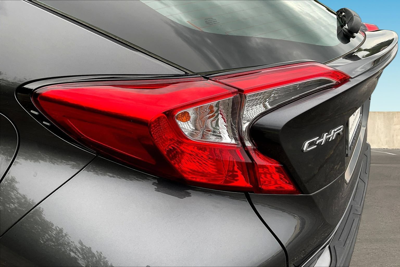 Used 2019 Toyota C-HR LE FWD image 22