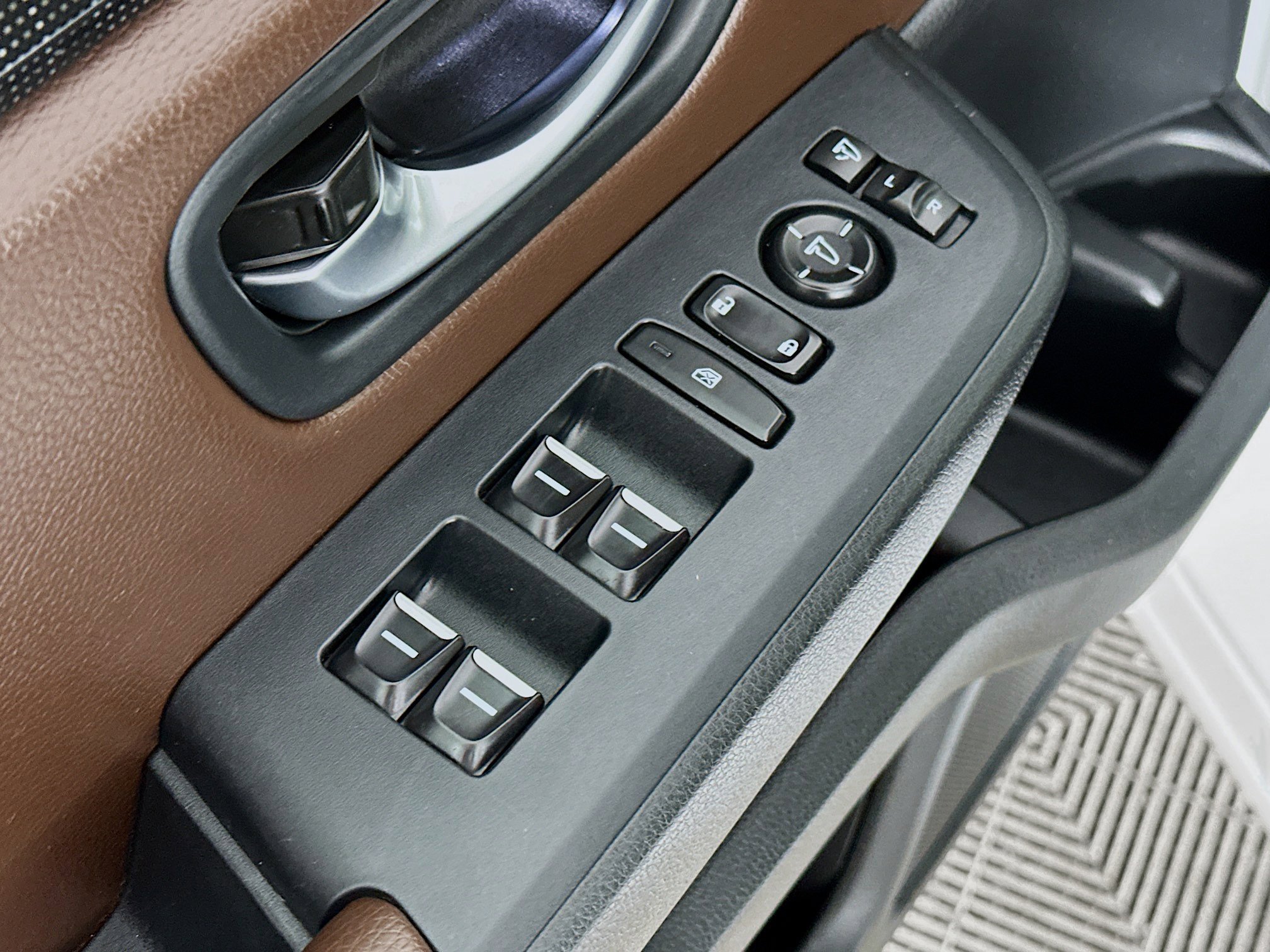 Used 2025 Honda Pilot Elite image 18