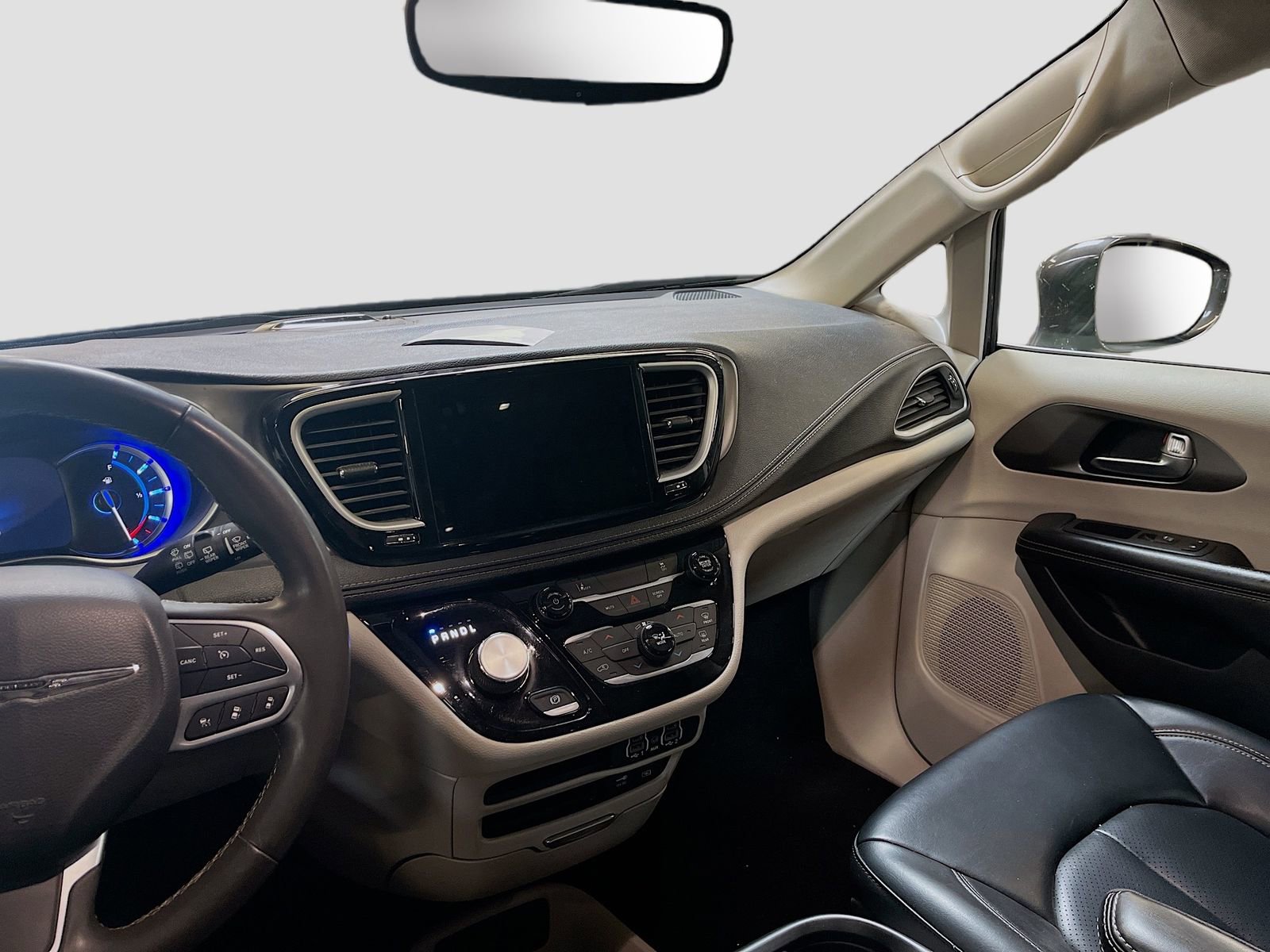 Used 2022 Chrysler Pacifica Touring-L FWD image 22