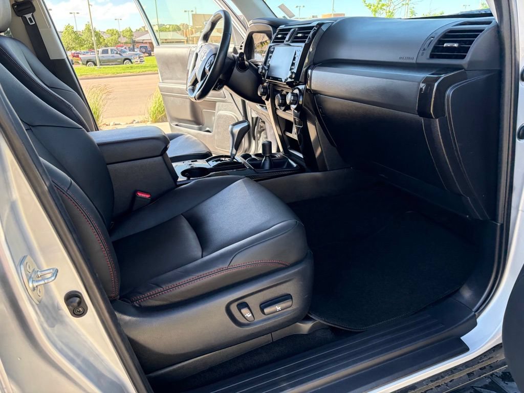 Used 2024 Toyota 4Runner TRD Off-Road Premium AWD/4WD image 22