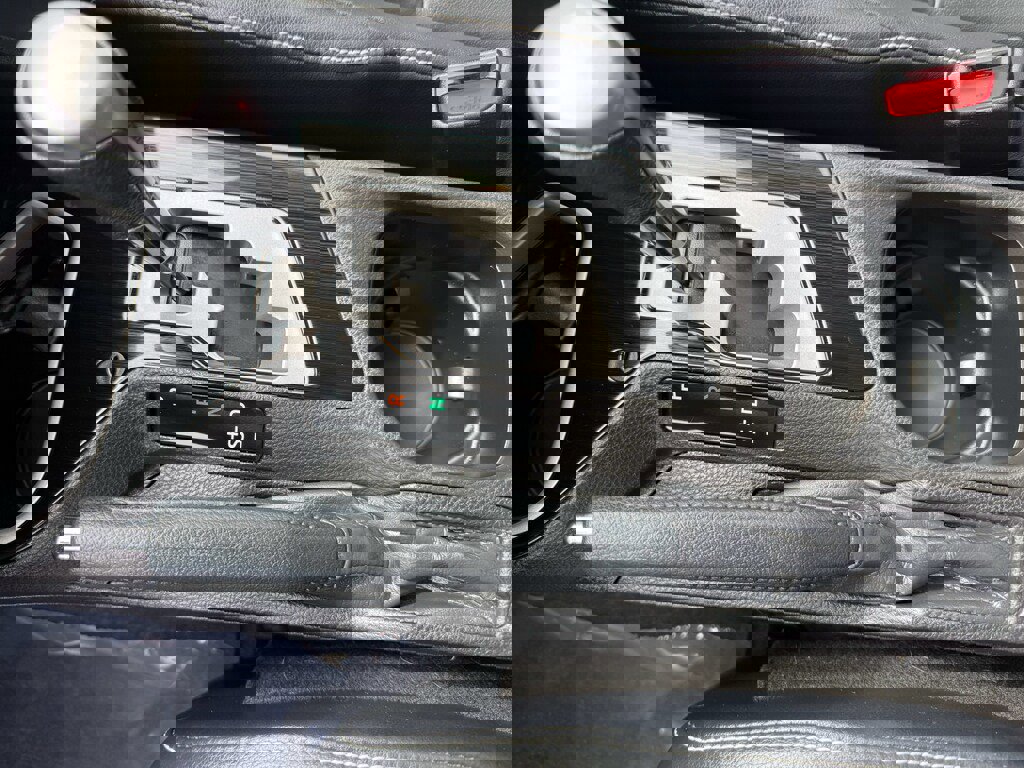 Used 2016 Toyota RAV4 Limited w/ Advanced Technology Package image 17