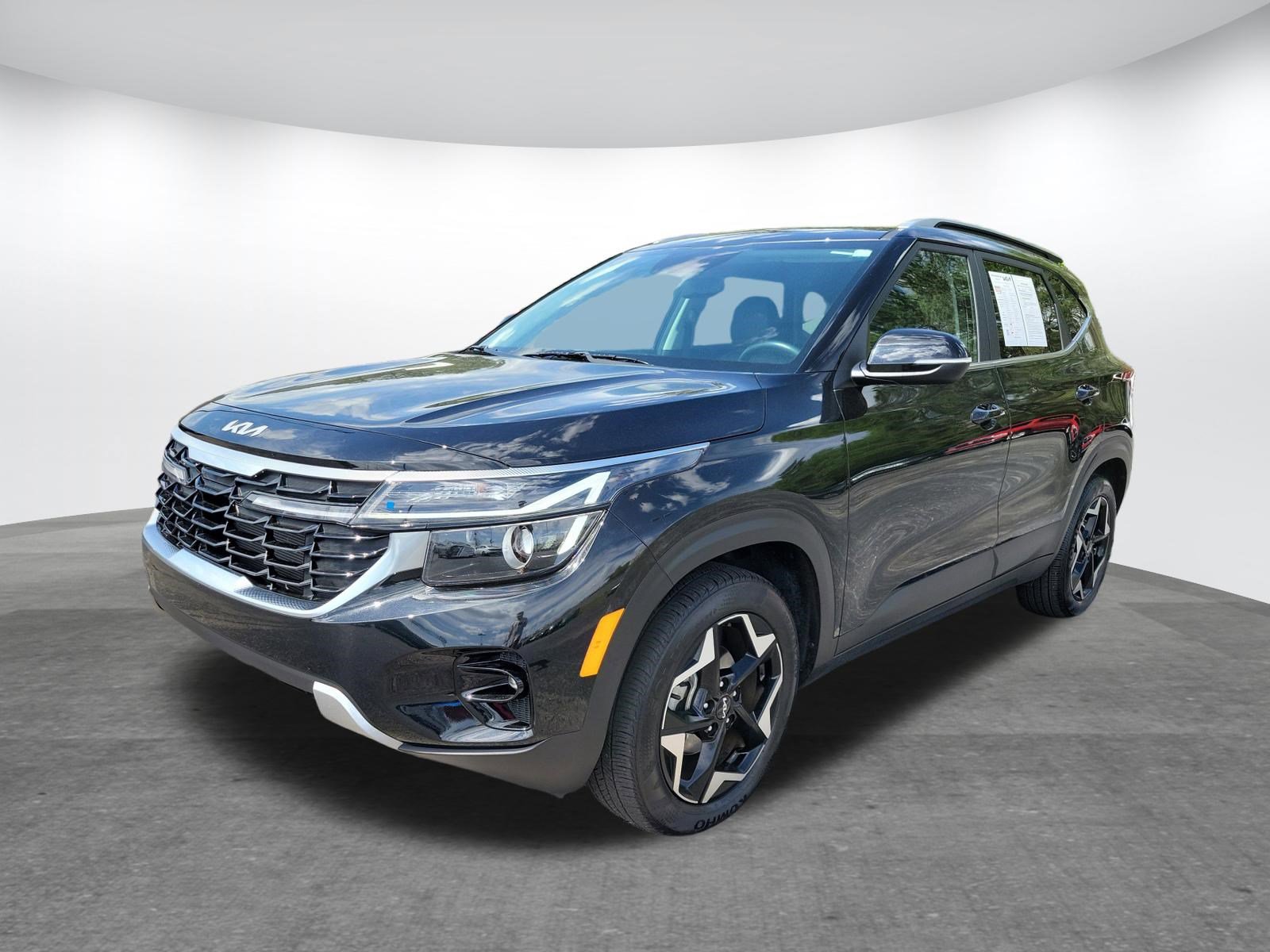 Used 2024 Kia Seltos EX image 23