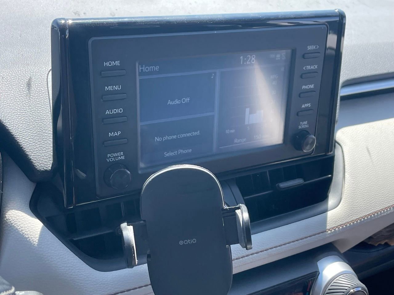 Used 2019 Toyota RAV4 XLE w/ Convenience Package image 9