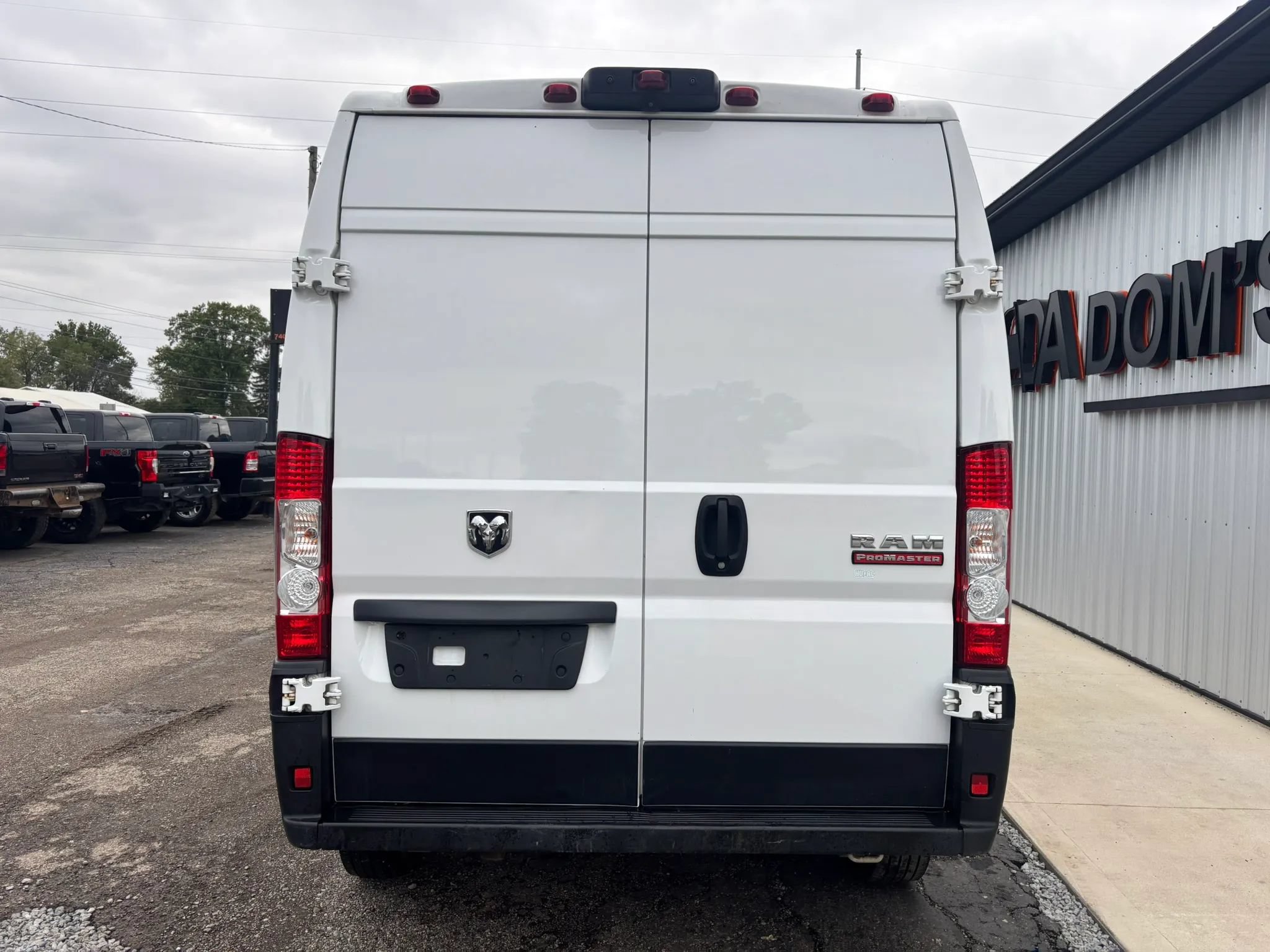 Used 2022 RAM ProMaster 2500 w/ Premium Appearance Group FWD image 4