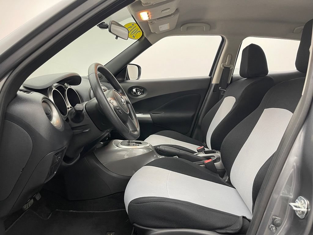 Used 2015 Nissan Juke S FWD image 15