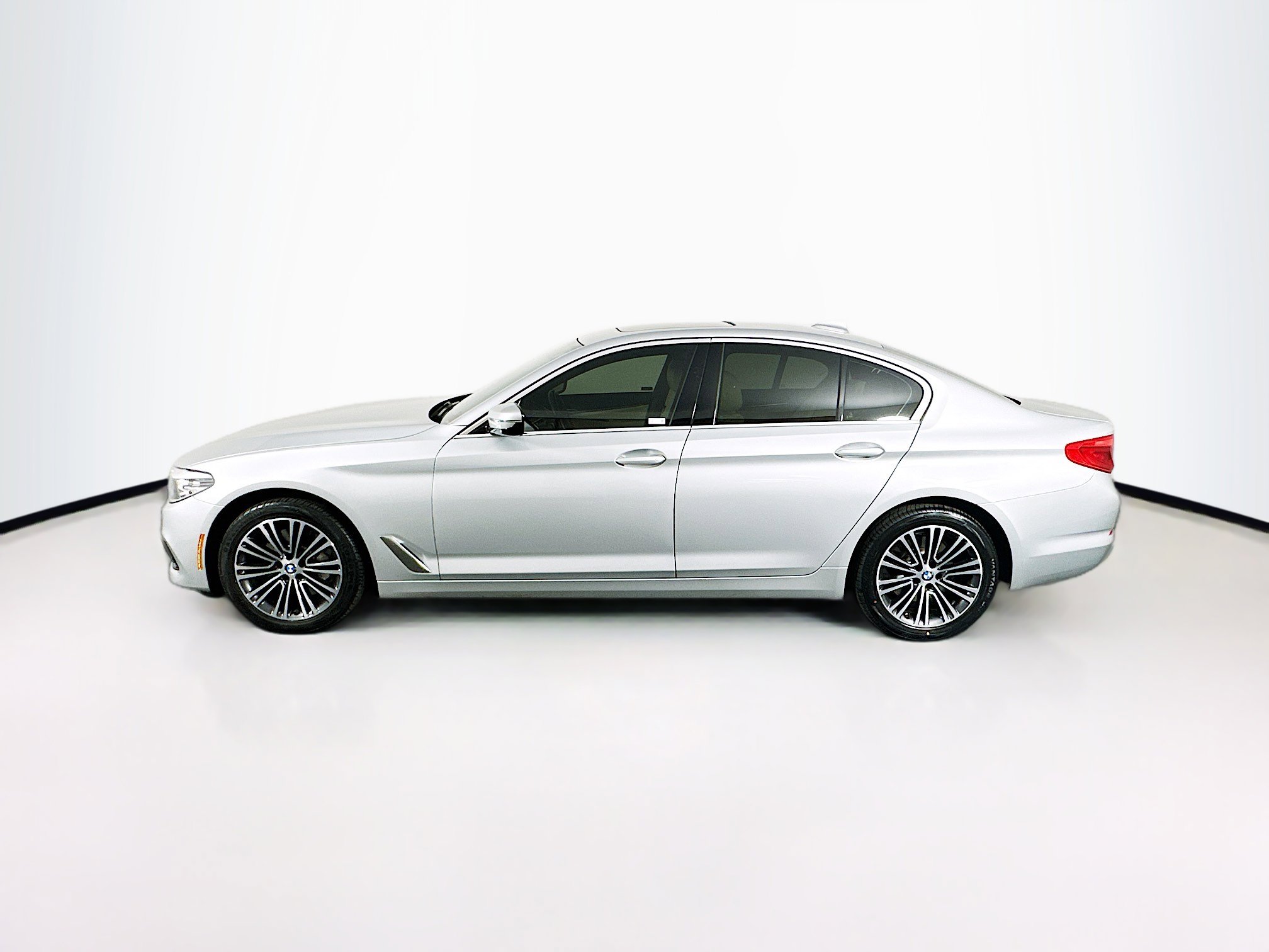 Used 2020 BMW 530i w/ Convenience Package image 4