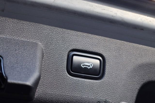 Certified 2025 Kia Sportage SX image 38