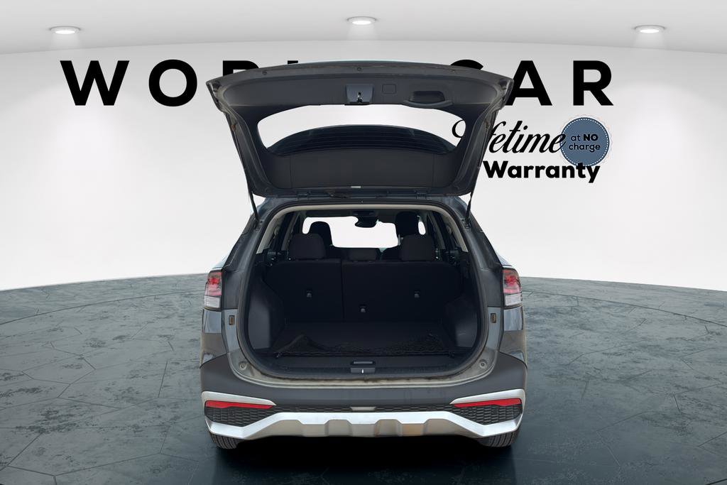Used 2025 Kia Sportage LX image 9