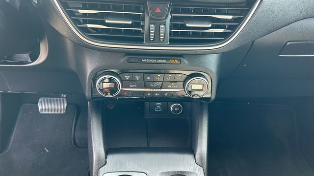 Certified 2021 Ford Escape SE w/ SE Sport Appearance Package image 21
