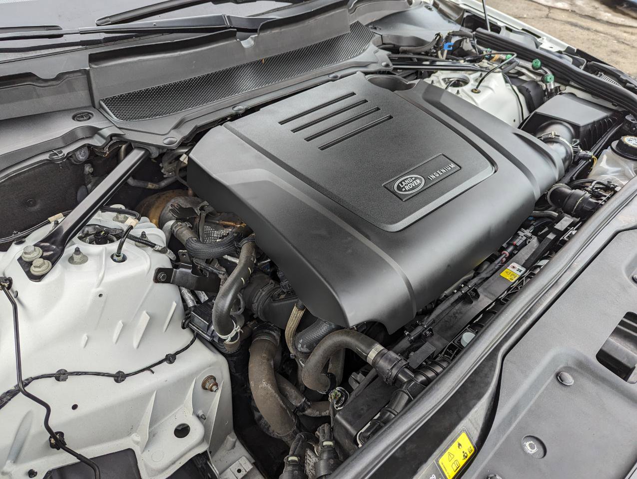 Used 2023 Land Rover Discovery S R-Dynamic image 48