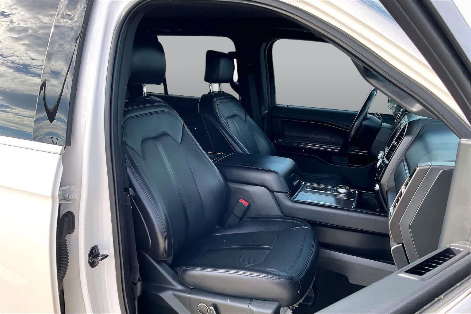 Used 2019 Ford Expedition Limited w/ Driver Assistance Package RWD image 9