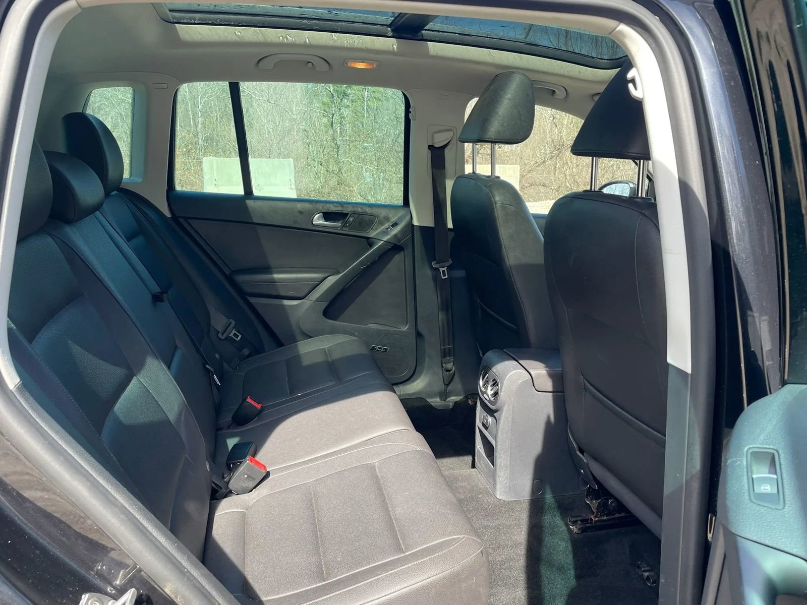 Used 2015 Volkswagen Tiguan SEL image 26