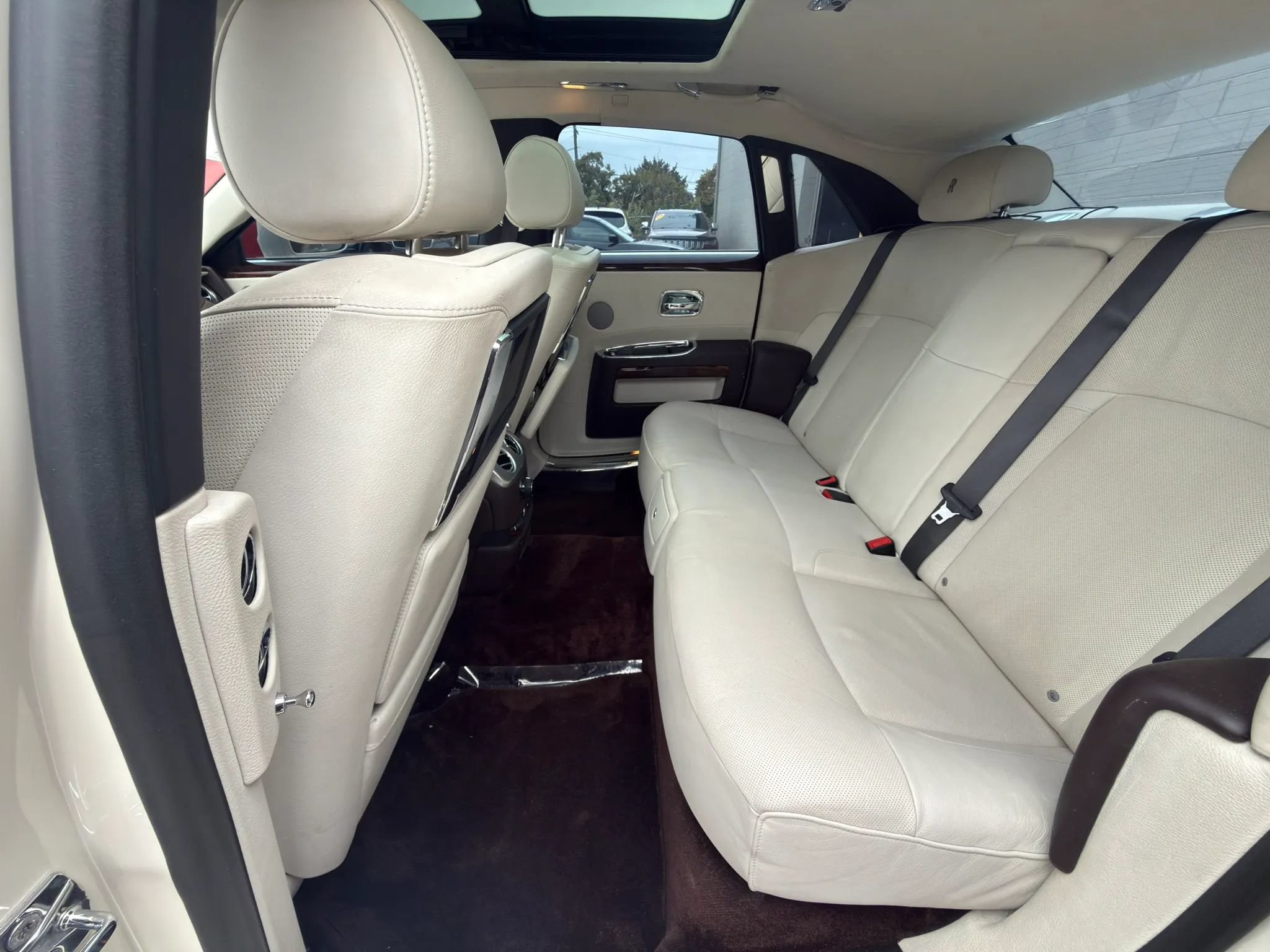 Used 2013 Rolls-Royce Ghost RWD image 32