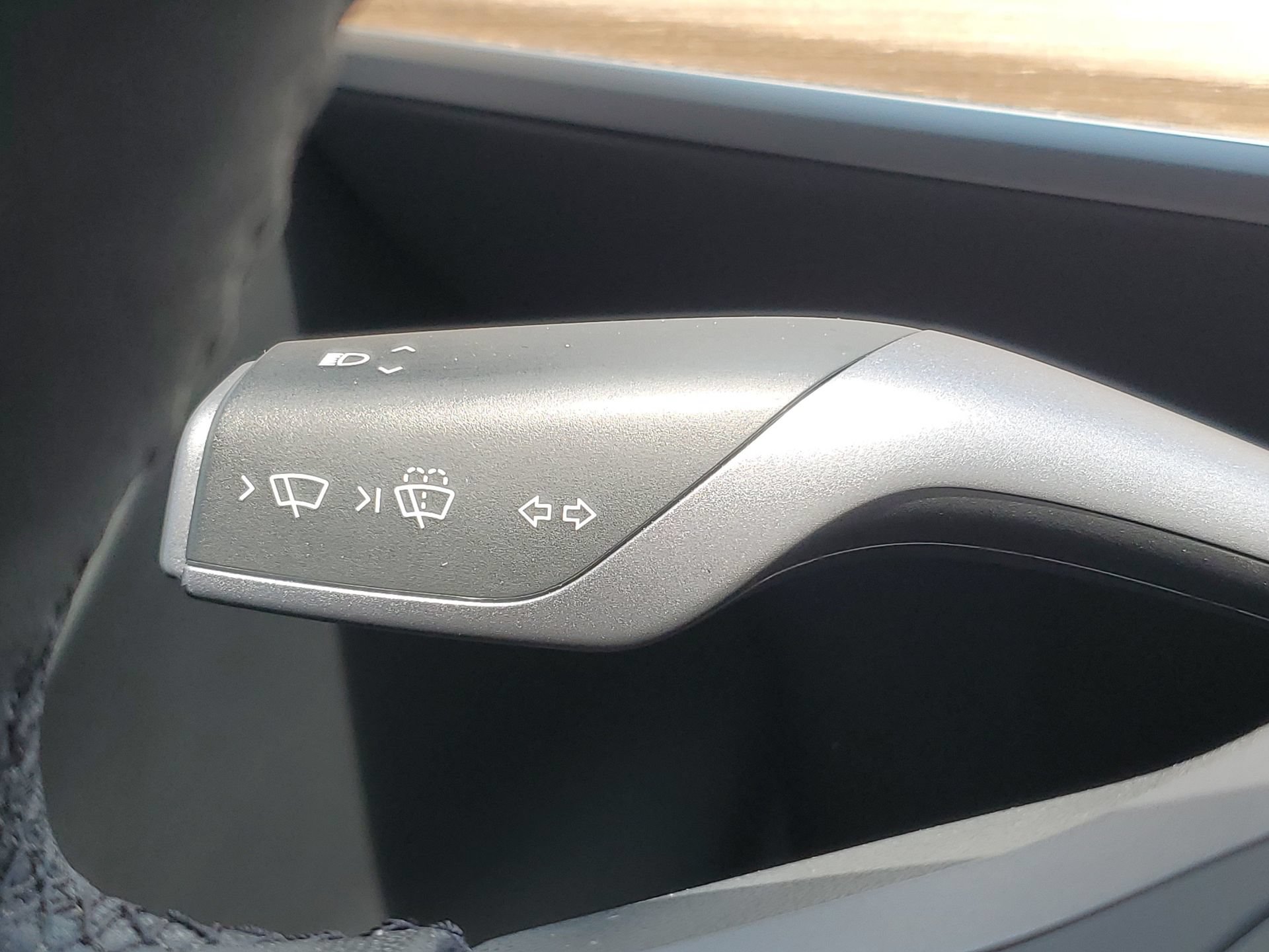 Used 2023 Tesla Model Y 2WD image 25