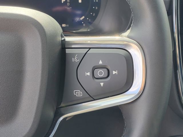 Certified 2025 Volvo XC40 B5 Ultra w/ Protection Package Premier AWD/4WD image 21
