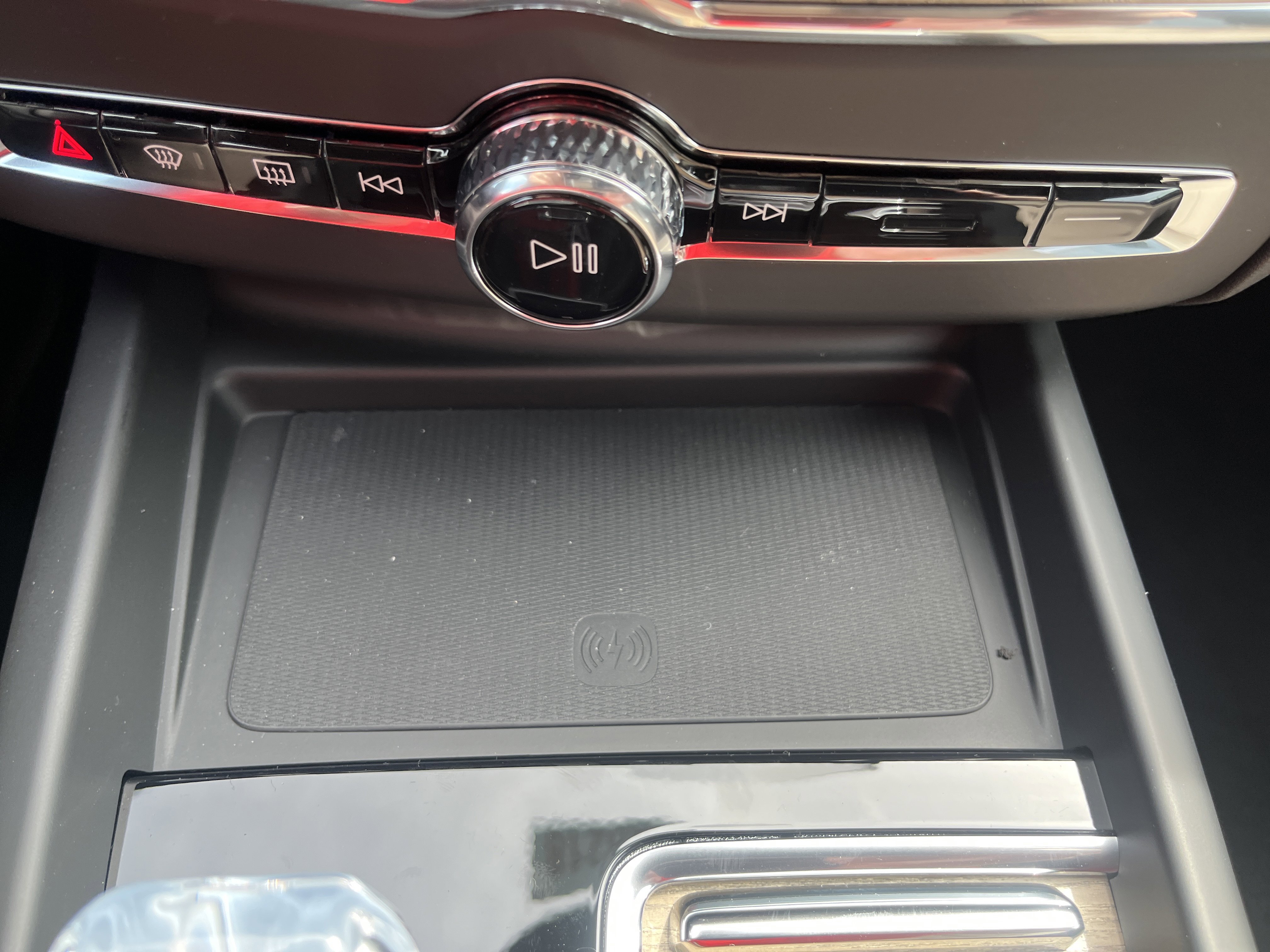 New 2026 Volvo XC60 B5 Plus w/ Protection Package Premier image 18