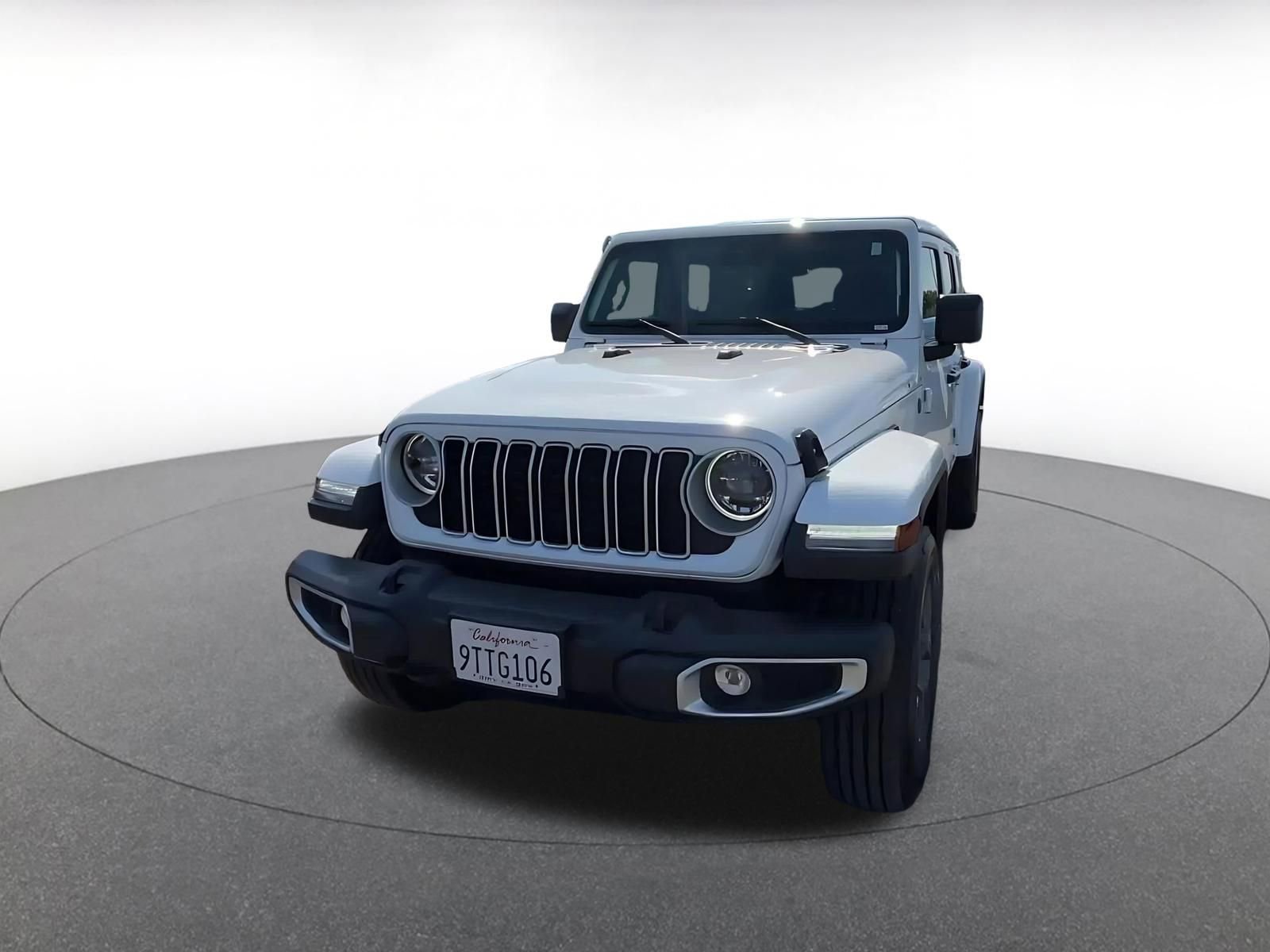 Used 2025 Jeep Wrangler Unlimited Sahara AWD/4WD image 7