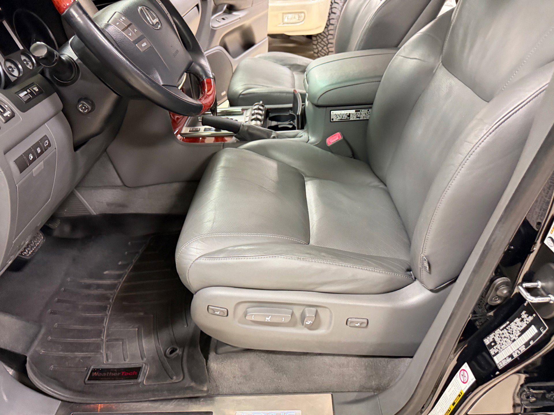 Used 2010 Lexus LX 570 4WD image 20