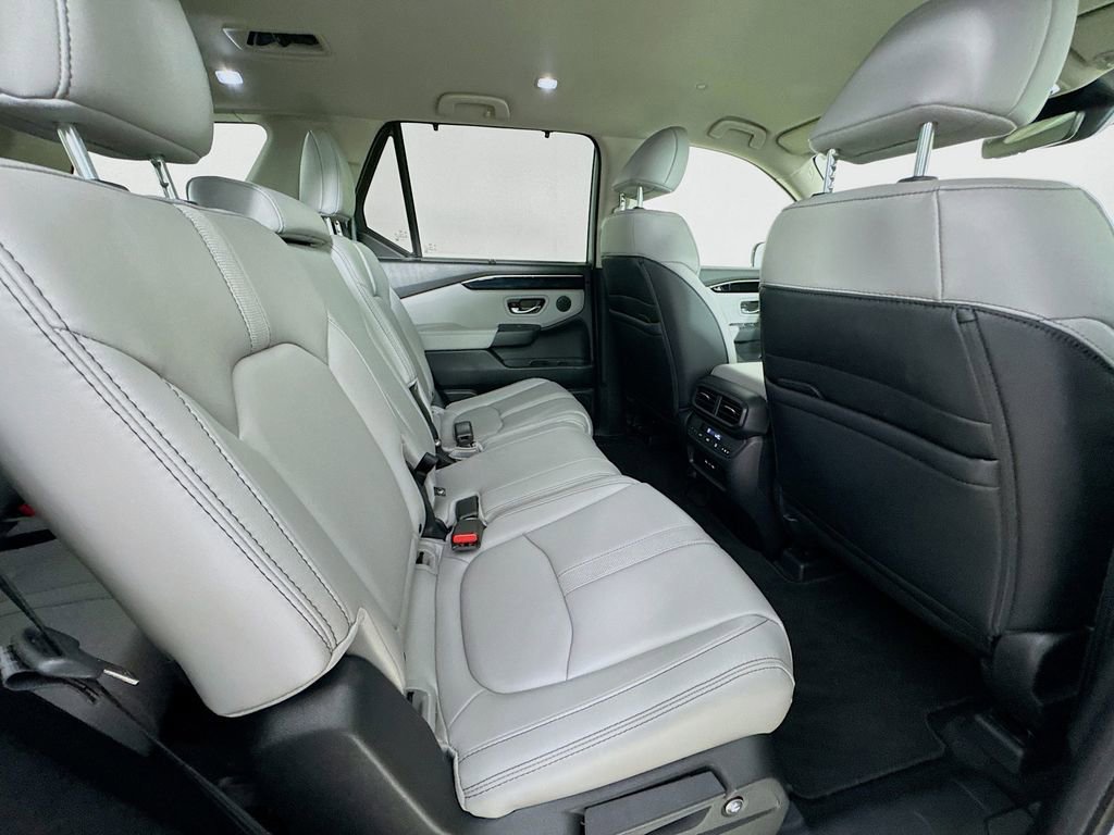 Certified 2025 Honda Pilot EX-L image 36