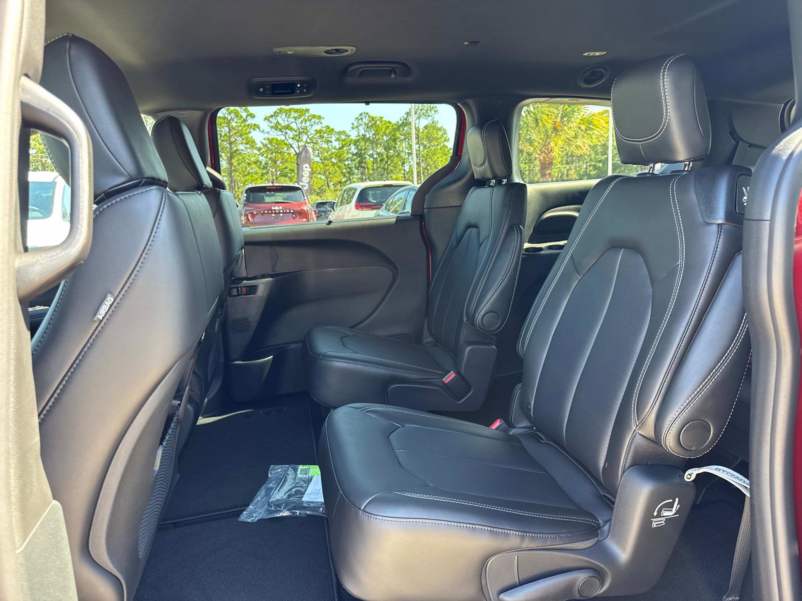 New 2026 Chrysler Pacifica Select image 15