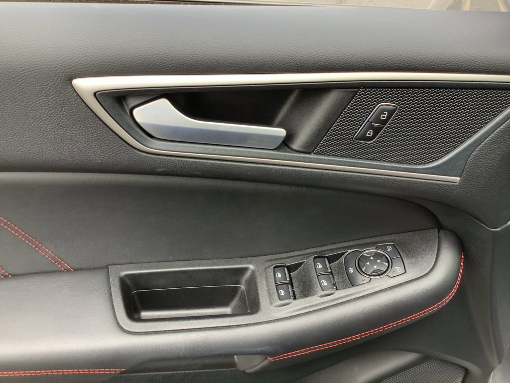 Used 2024 Ford Edge ST-Line image 11