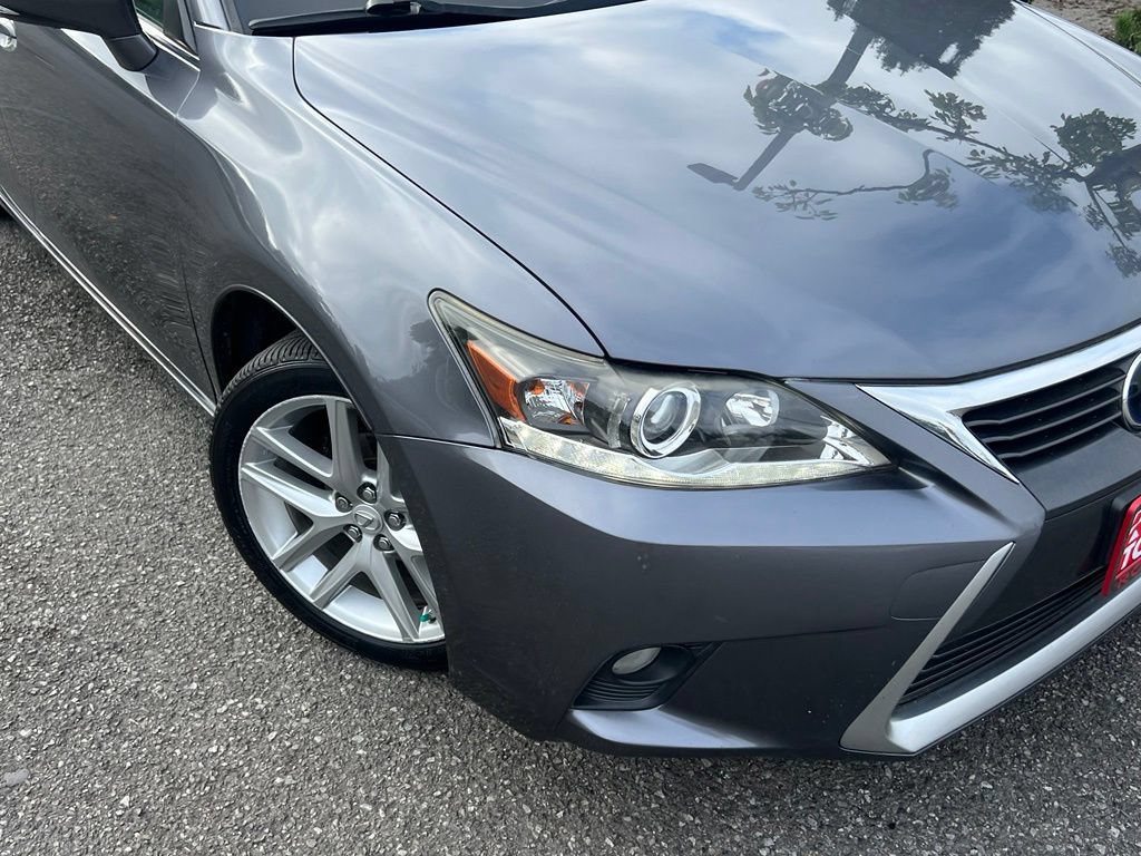Used 2015 Lexus CT 200h w/ Seat Comfort Package FWD image 2