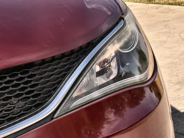 Used 2020 Chrysler Pacifica Touring-L FWD image 24