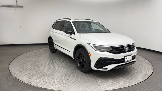 Used 2023 Volkswagen Tiguan SE R-Line AWD/4WD image 8