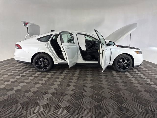Certified 2025 Honda Accord SE image 17