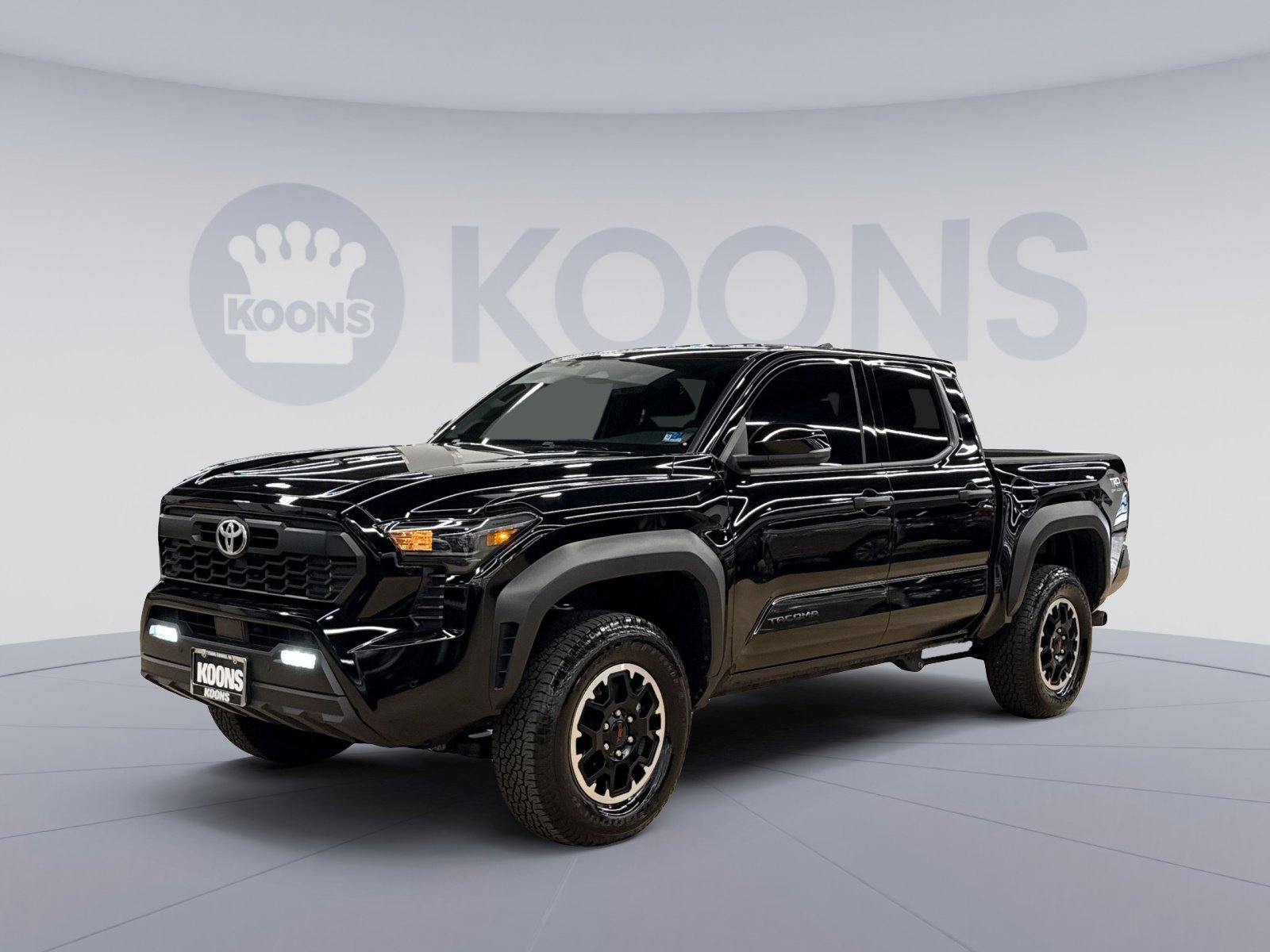 Used 2025 Toyota Tacoma TRD Off-Road w/ TRD Off Road Upgrade Package AWD/4WD image 1