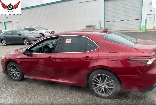 Used 2021 Toyota Camry XLE image 8