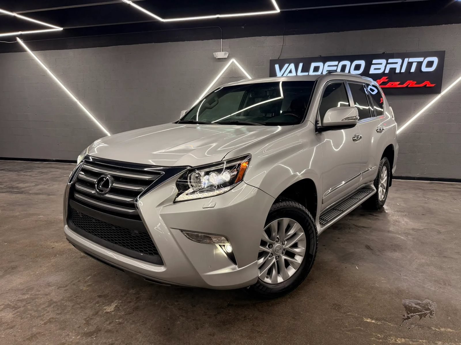 Used 2014 Lexus GX 460 w/ Premium Package AWD/4WD image 1