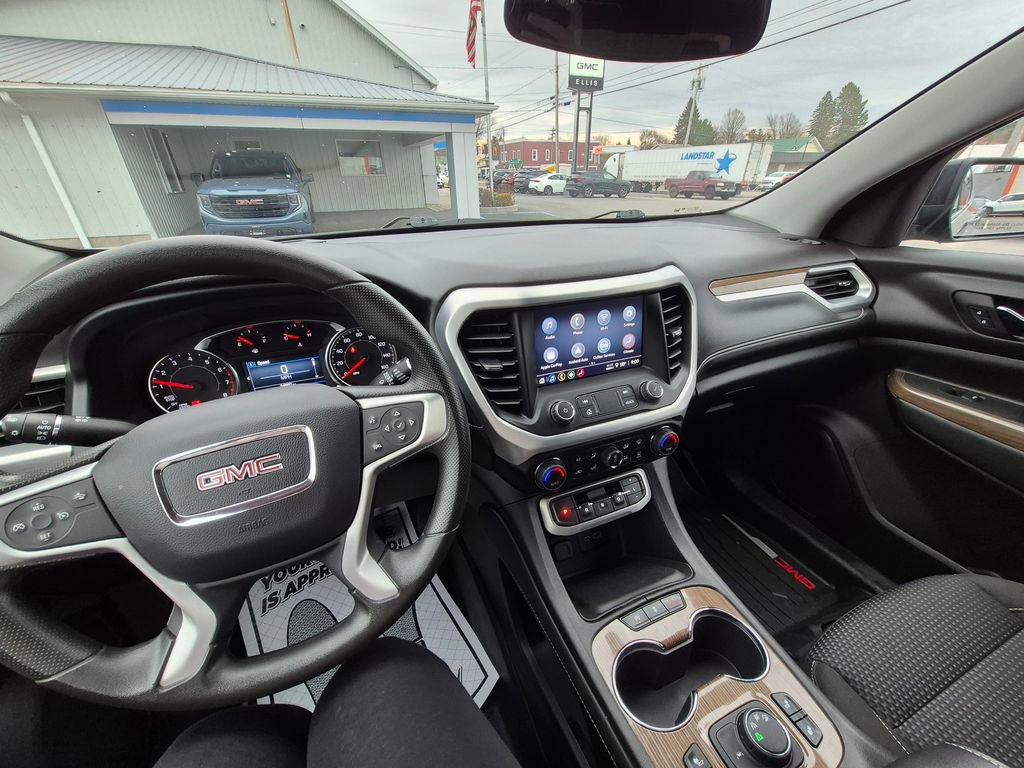 Used 2023 GMC Acadia SLE w/ Driver Convenience Package image 12
