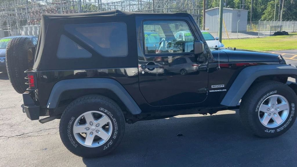 Used 2015 Jeep Wrangler Sport w/ Quick Order Package 24S AWD/4WD image 9