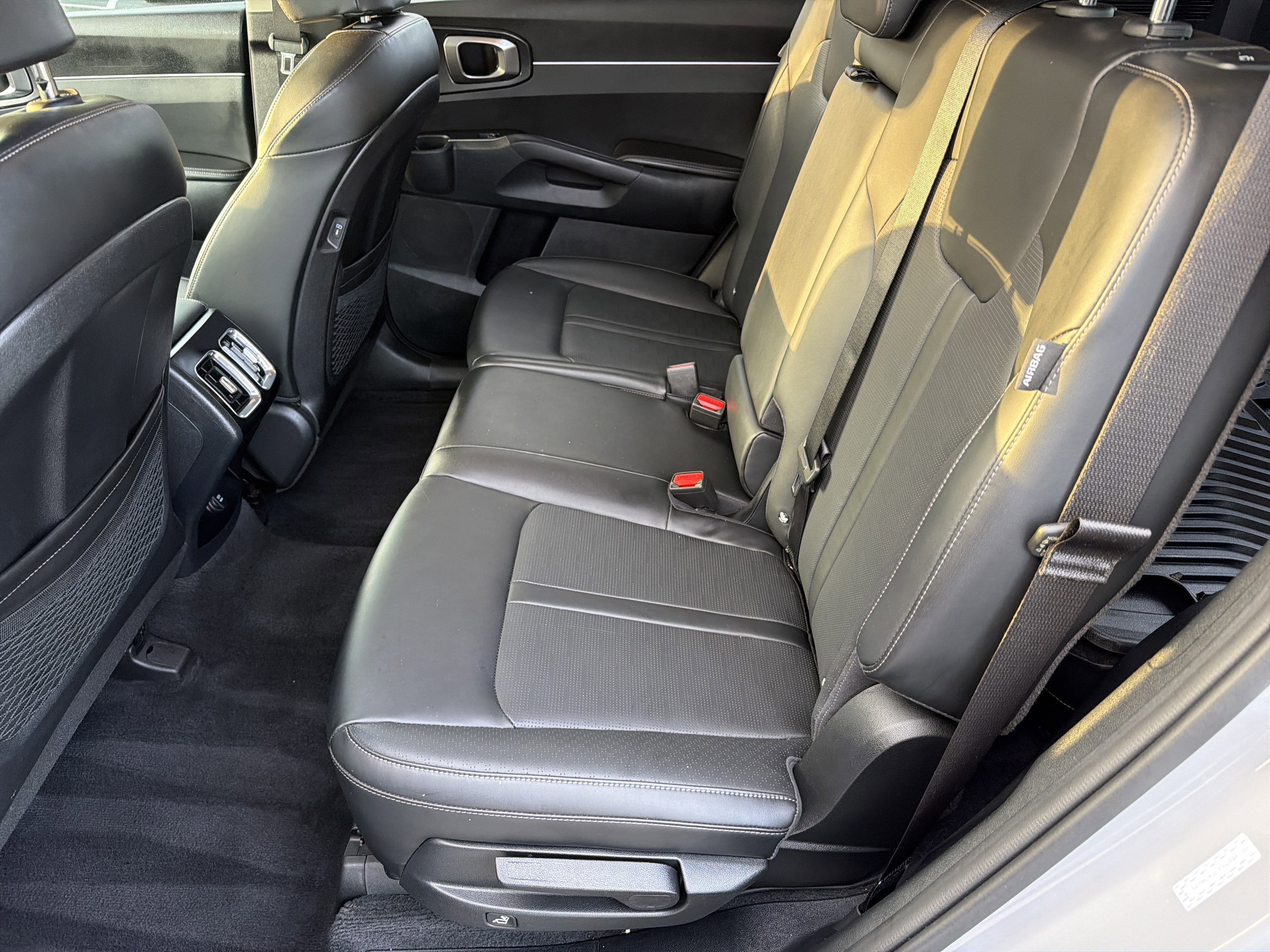 Used 2025 Kia Sorento S FWD image 19