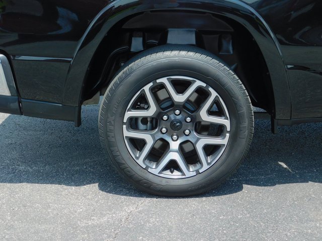 Used 2025 RAM 1500 Laramie image 11