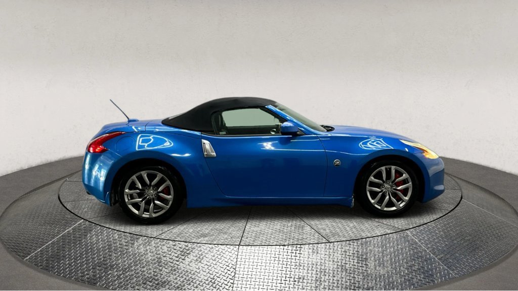 Used 2011 Nissan 370Z Roadster image 8