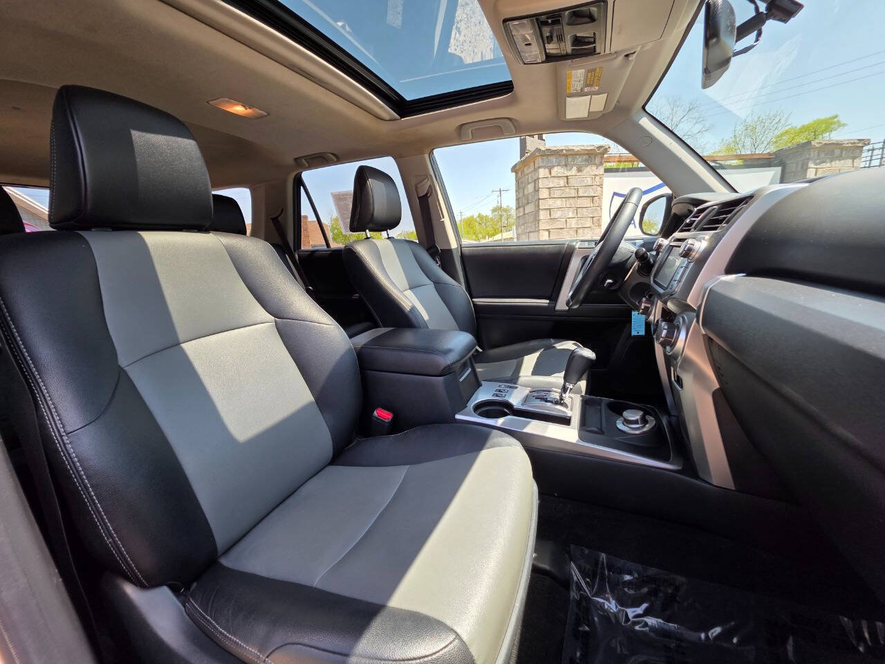 Used 2018 Toyota 4Runner SR5 Premium AWD/4WD image 9