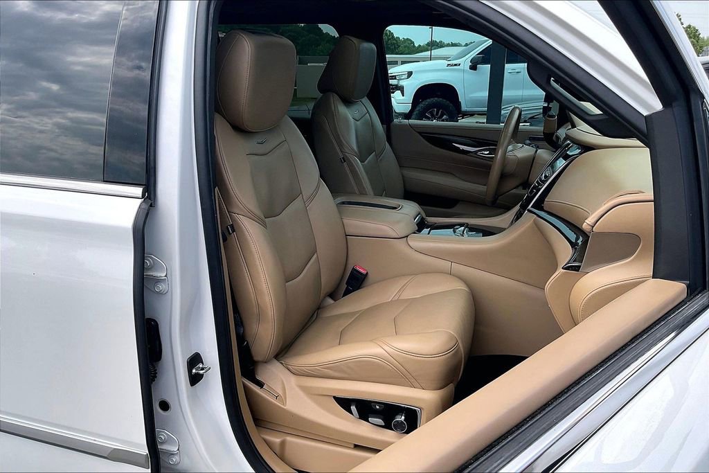 Used 2019 Cadillac Escalade ESV Platinum AWD/4WD image 32