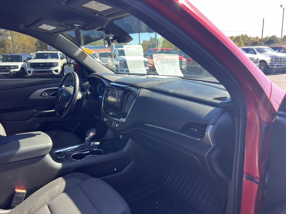 Used 2022 Chevrolet Traverse LT image 11