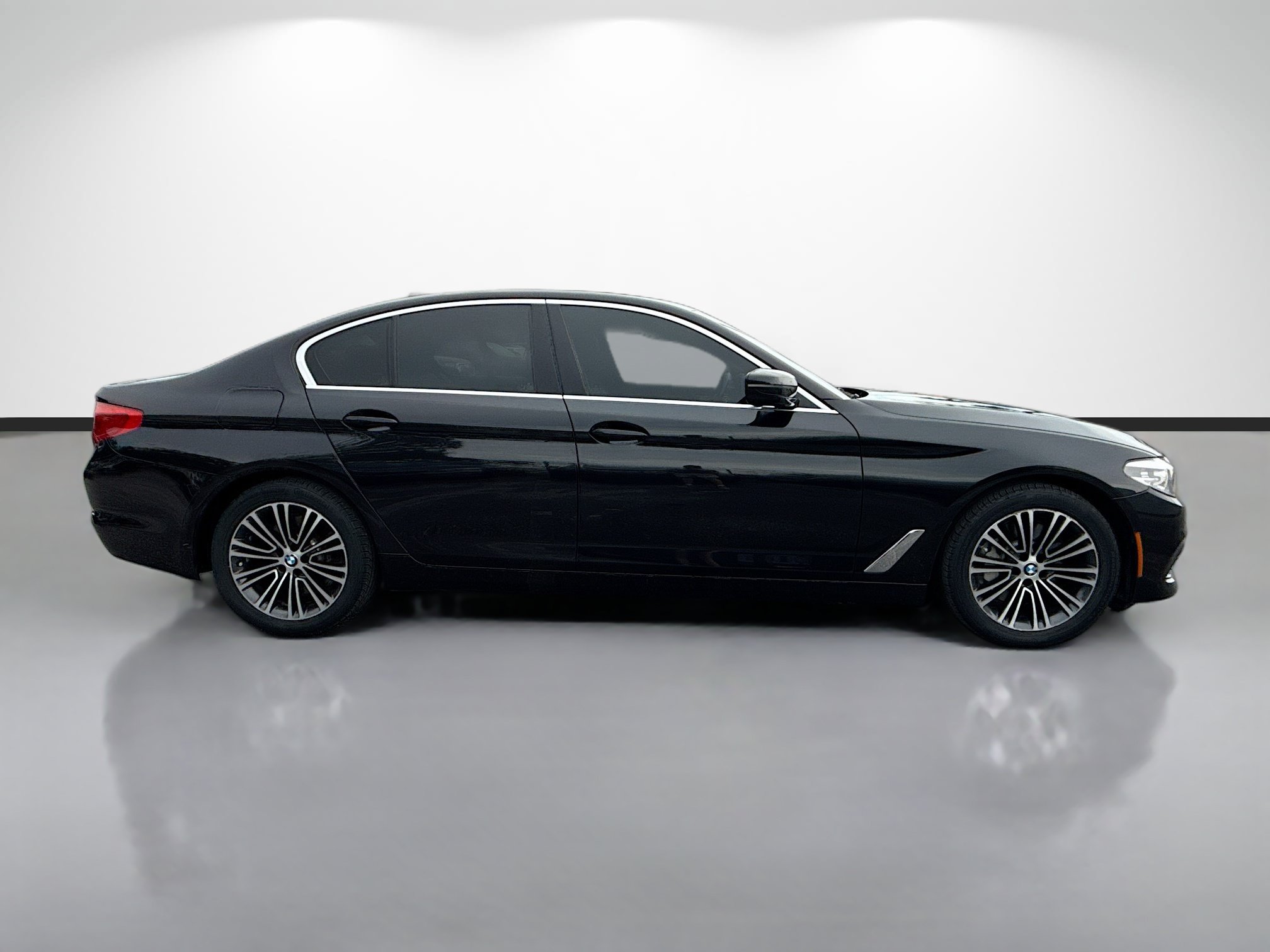 Used 2019 BMW 540i RWD image 2