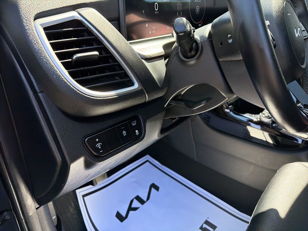 Used 2025 Kia Seltos EX w/ EX Sunroof Package image 27